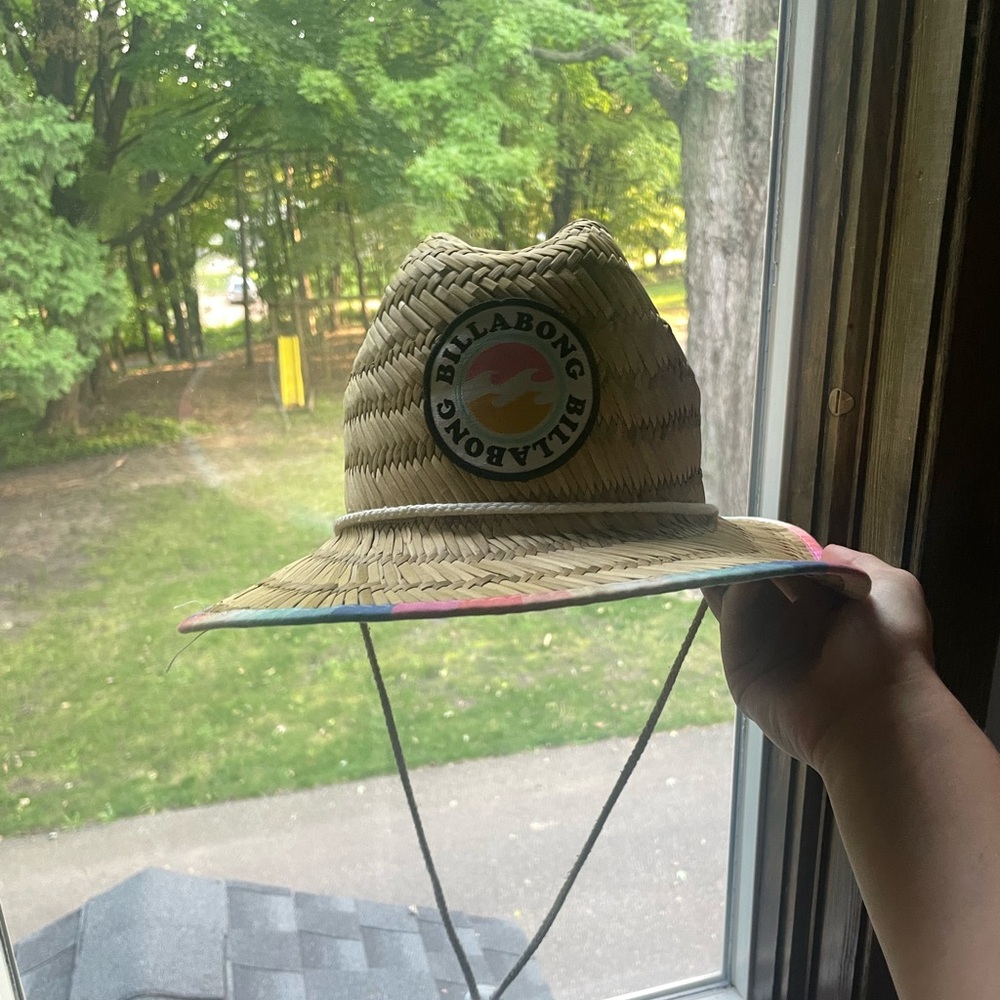 Billabong straw hat